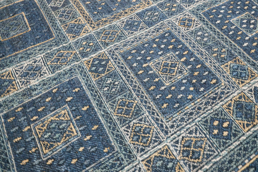Kalash Collection Venta in Indigo 8x10 Rug