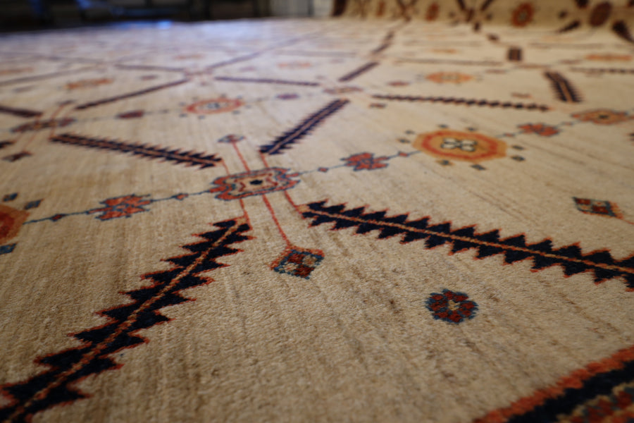 Huge All Wool Vintage Luri 13x19 Carpet