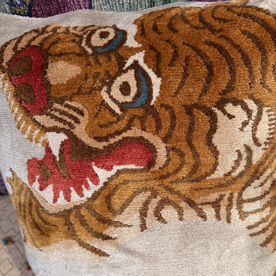 Amazing Silk Three Pillow Full Tiger Set