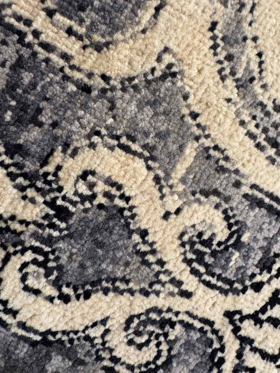 Sale! Bold Haka Design 9x12 Rug in Warm Ivory and Dark Blue