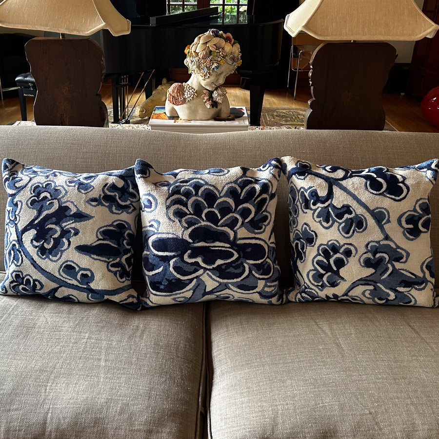 Three Pillow Water Lilly in Blue Set