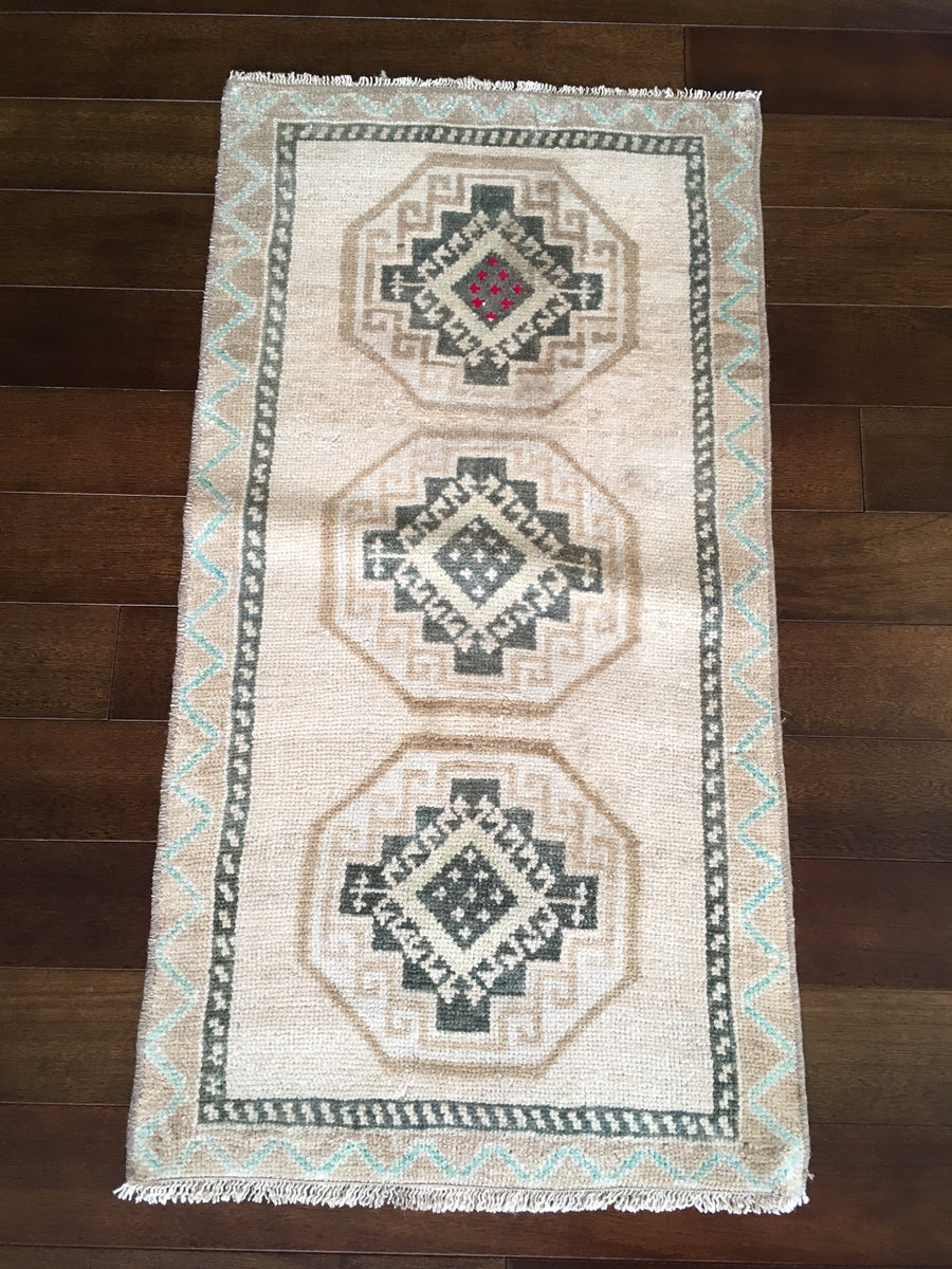 Retouched Turkish Collection 2x3 Rug